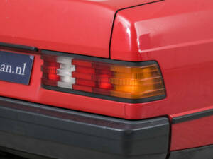 Bild 22/50 von Mercedes-Benz 190 D (1984)