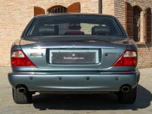 Bild 8/50 von Jaguar XJ 8 Executive (1997)