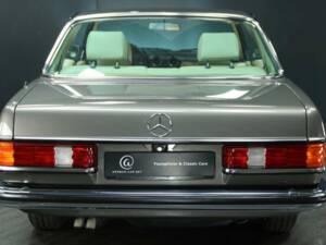 Image 5/30 of Mercedes-Benz 280 CE (1984)