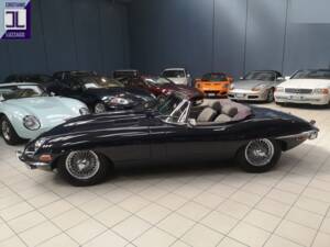 Image 5/49 de Jaguar E-Type (1970)