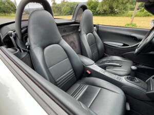 Image 44/49 of Porsche Boxster (1998)