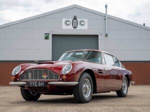 Immagine 1/14 di Aston Martin DB 6 Mk II (1970)