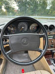 Afbeelding 9/10 van Mercedes-Benz 500 SL (1987)