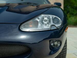 Image 18/50 de Jaguar XKR (2000)