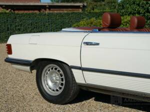 Image 37/50 of Mercedes-Benz 380 SL (1982)