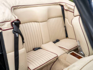 Immagine 29/32 di Aston Martin V8 Vantage Volante (1988)