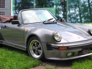 Image 8/104 of Porsche 911 Carrera 3.2 (1986)