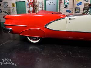 Image 16/50 of Oldsmobile 98 Starfire (1956)