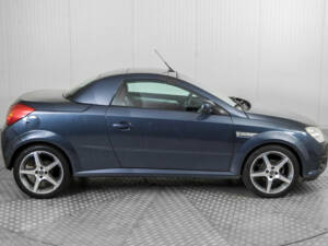 Image 49/50 of Opel Tigra TwinTop 1.4 Twinport (2006)