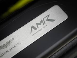 Image 36/50 de Aston Martin V12 Vantage AMR (2017)