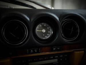 Image 50/89 of Mercedes-Benz 560 SL (1986)