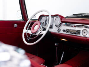 Image 16/29 de Mercedes-Benz 230 SL (1964)