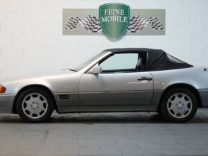Afbeelding 7/38 van Mercedes-Benz 300 SL (1990)