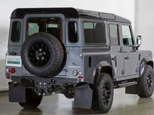 Image 12/20 of Land Rover Defender 110 (2016)