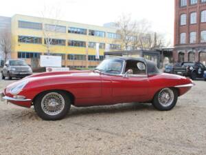 Imagen 3/17 de Jaguar E-Type 4.2 (1966)