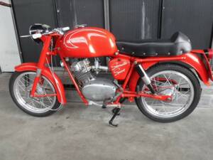 Imagen 2/18 de Moto Guzzi DUMMY (1961)