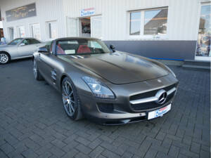 Afbeelding 1/30 van Mercedes-Benz SLS AMG Roadster (2012)