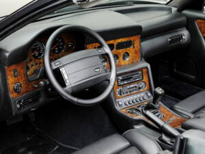 Image 7/15 de Aston Martin Virage Volante (1994)