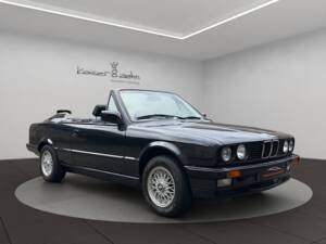 Imagen 3/27 de BMW 320i (1989)