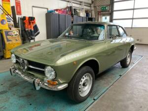 Afbeelding 3/12 van Alfa Romeo Giulia 1600 GT Junior (1974)