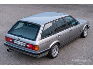 Image 9/50 de BMW 320i Touring (1989)