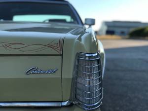 Immagine 3/34 di Lincoln Continental Mark IV (1974)