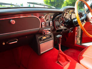 Bild 36/62 von Aston Martin DB 6 Mk II Volante (1970)
