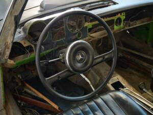 Image 9/47 de Mercedes-Benz 250 SL (1967)