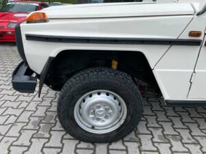Afbeelding 9/19 van Mercedes-Benz 230 G (SWB) (1988)