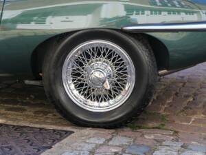 Bild 24/50 von Jaguar E-Type 4.2 (1965)