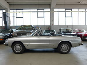Bild 32/32 von Alfa Romeo 2000 Spider Veloce (1981)
