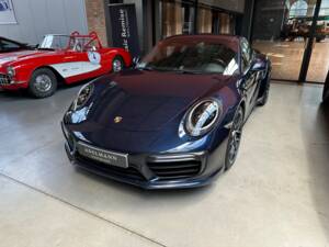 Image 1/14 of Porsche 911 Turbo S (2018)