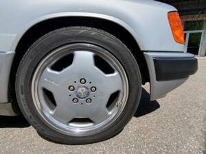 Imagen 60/94 de Mercedes-Benz 300 CE-24 3.4 AMG (1992)