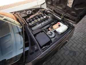 Image 30/97 de BMW M5 (1989)