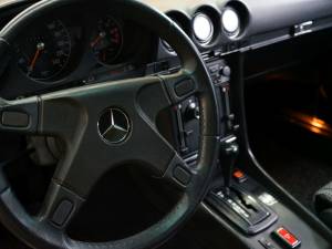 Immagine 18/48 di Mercedes-Benz 450 SLC (1978)