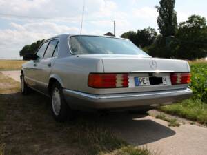 Bild 2/7 von Mercedes-Benz 260 SE (1989)