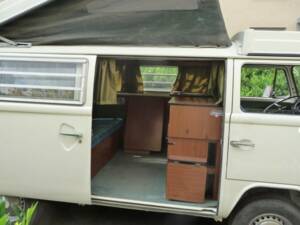 Image 7/100 of Volkswagen T2b Westfalia (1973)