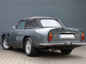 Image 23/24 of Aston Martin DB 6 Volante (1967)