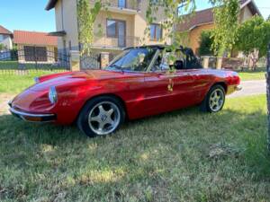 Image 2/5 of Alfa Romeo 2000 Spider Veloce (1976)