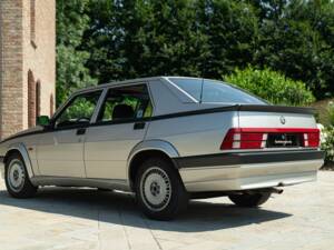 Immagine 7/50 di Alfa Romeo 75 2.0 Twin Spark (1989)