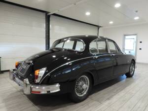 Image 4/15 of Jaguar Mk II 3.8 (1963)