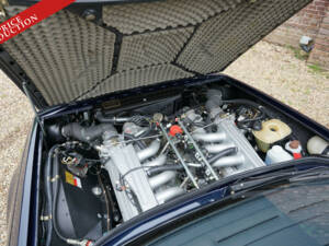Immagine 23/50 di Aston Martin V8 Zagato Vantage Volante (1990)