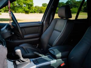 Immagine 29/31 di BMW X5 3.0i (2004)
