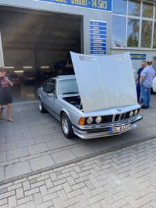 Image 8/19 of BMW 633 CSi (1977)