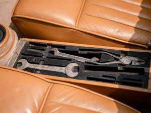 Image 23/50 of Aston Martin DB 2&#x2F;4 Mk I DHC (1954)