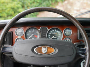 Bild 26/50 von Jaguar XJ 6 C 4.2 (1976)