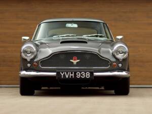 Image 23/50 of Aston Martin DB 4 (1962)