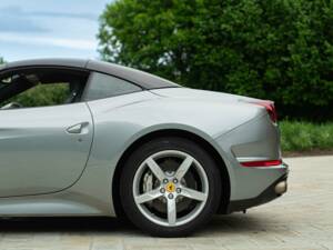 Bild 22/50 von Ferrari California T (2014)