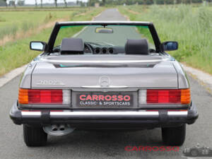 Image 7/42 of Mercedes-Benz 380 SL (1982)