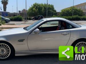 Imagen 8/10 de Mercedes-Benz SLK 230 Kompressor (1997)